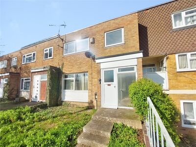 3 bedroom Mid Terrace House to rent