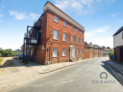 2 bedroom Flat for sale