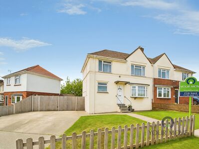 South Avenue, 3 bedroom Semi Detached House for sale, &pound;290,000