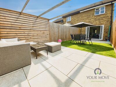 2 bedroom End Terrace House for sale
