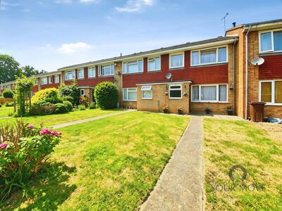 3 bedroom Mid Terrace House for sale
