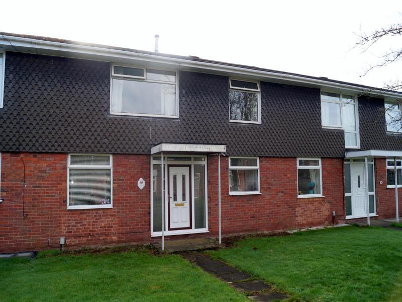 3 bedroom Mid Terrace House to rent