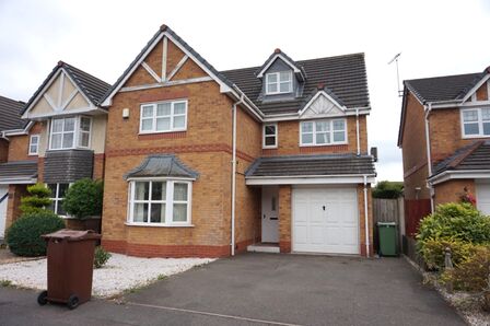 4 bedroom Detached House to rent