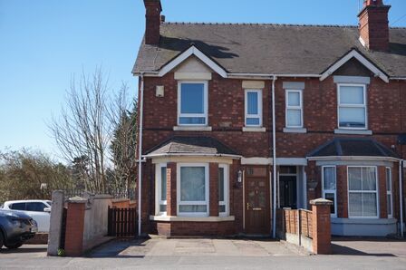 Stone Road, 2 bedroom Mid Terrace House to rent, £950 pcm