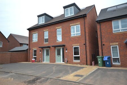 Grosmont Road, 3 bedroom Semi Detached House to rent, &pound;1,450 pcm