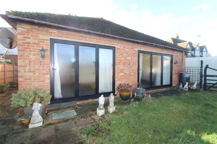 Wards Hill Road, 5 bedroom Detached Bungalow for sale, £400,000