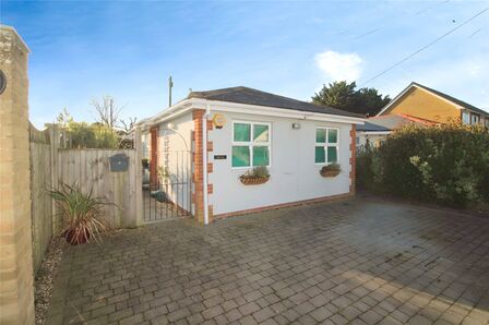 Wing Road, 3 bedroom Semi Detached Bungalow for sale, £310,000