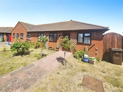 Niwrim Way, 2 bedroom Mid Terrace Bungalow to rent, £1,200 pcm