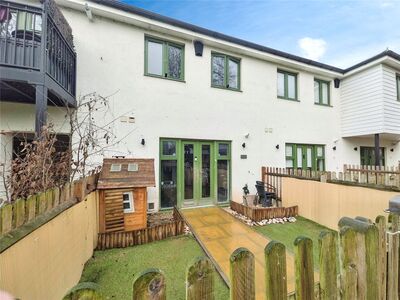 1 bedroom Mid Terrace House for sale