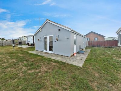 2 bedroom Detached Property for sale