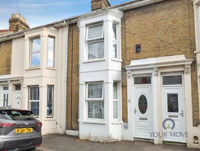 Alexandra Road, 3 bedroom Mid Terrace House for sale, &pound;190,000
