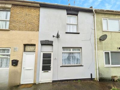 Portland Terrace, 3 bedroom Mid Terrace House to rent, &pound;1,300 pcm