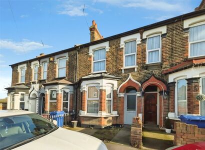 2 bedroom Mid Terrace House for sale