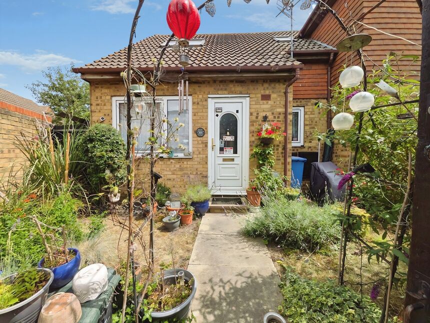 Main image of 1 bedroom End Terrace House for sale, Lovell Road, Minster on Sea, Kent, ME12