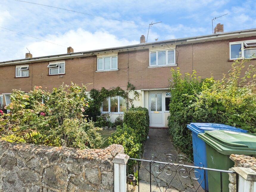 3 bedroom Mid Terrace House for sale
