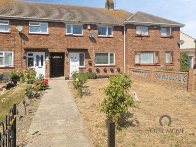 Queensway, 3 bedroom Mid Terrace House for sale, &pound;220,000