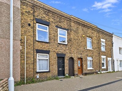 2 bedroom Mid Terrace House for sale