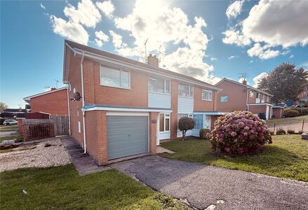 Drakes Avenue, 3 bedroom Semi Detached House to rent, £1,500 pcm