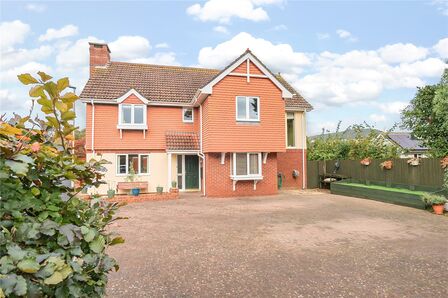 Bulverton Park, 4 bedroom Detached House for sale, £765,000