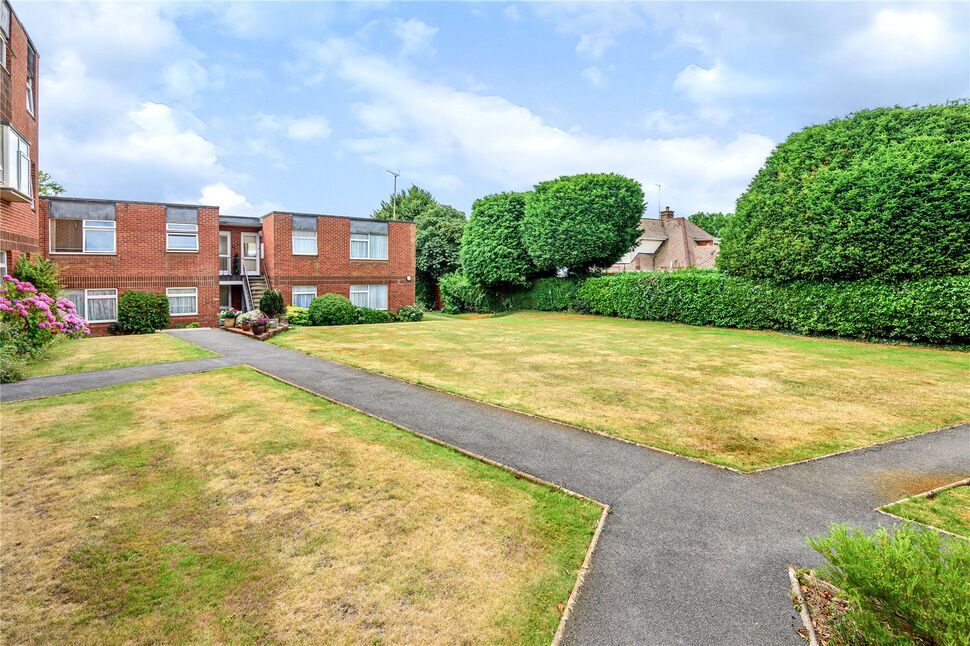 2 bedroom Flat for sale, Knowle Drive, Sidmouth, EX10 £235,000