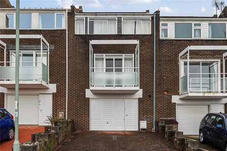 Witheby, 3 bedroom Mid Terrace House for sale, £495,000
