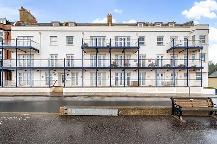 The Esplanade, 2 bedroom  Flat for sale, £475,000