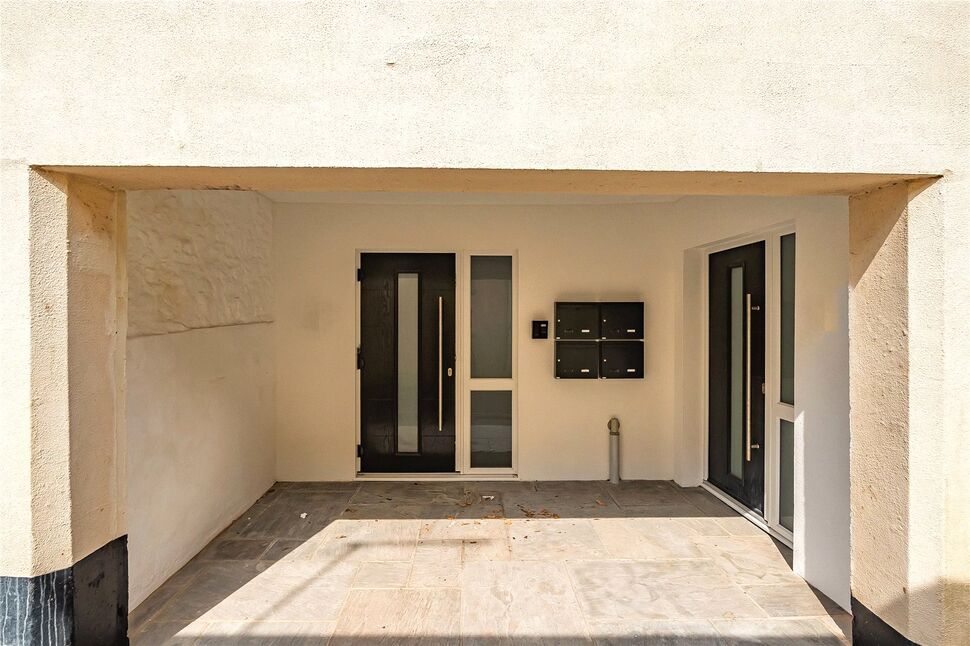 Main image of 1 bedroom Flat to rent, Chapel Street, Sidmouth, Devon, EX10