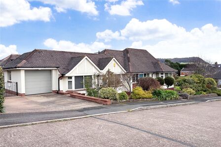 Cotlands, 3 bedroom Detached Bungalow for sale, £925,000