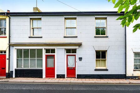4 bedroom Mid Terrace House for sale