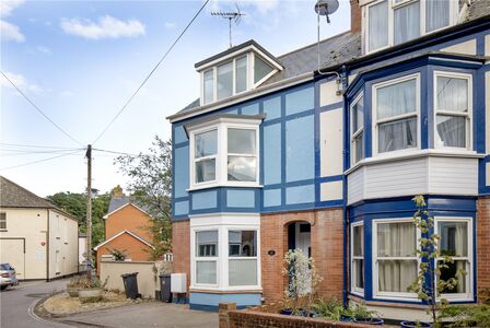 4 bedroom End Terrace House for sale
