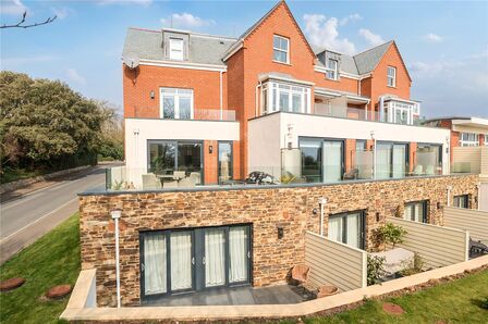 2 bedroom  Flat for sale