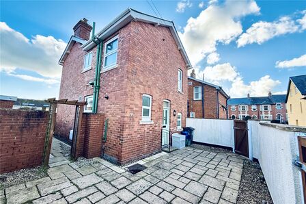 3 bedroom Semi Detached House to rent