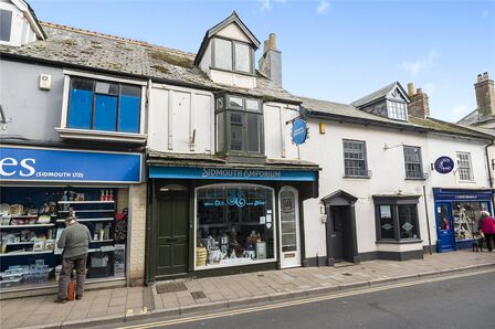 3 bedroom Mid Terrace House for sale