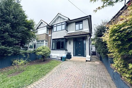 3 bedroom Semi Detached House to rent