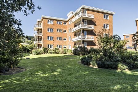 Cottington Court, 2 bedroom Flat for sale, &pound;350,000