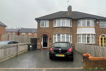 3 bedroom Semi Detached House to rent