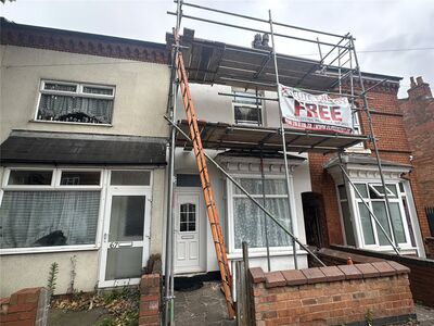 3 bedroom Mid Terrace House for sale