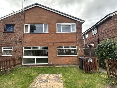 Kington Way, 2 bedroom  Flat for sale, £125,000