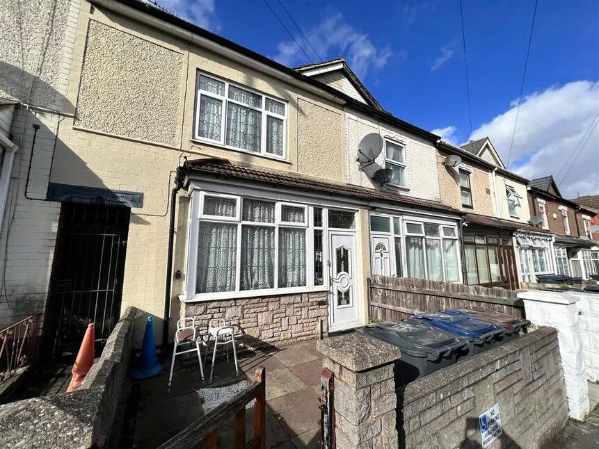 2 bedroom Mid Terrace House for sale