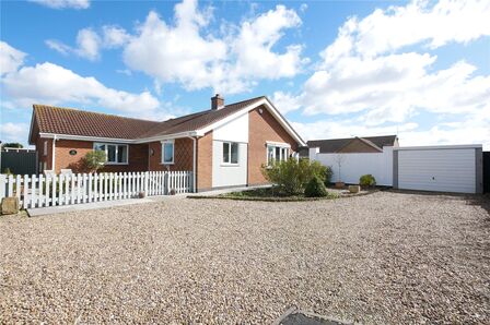 Sandilands Close, 3 bedroom Detached Bungalow for sale, &pound;359,950