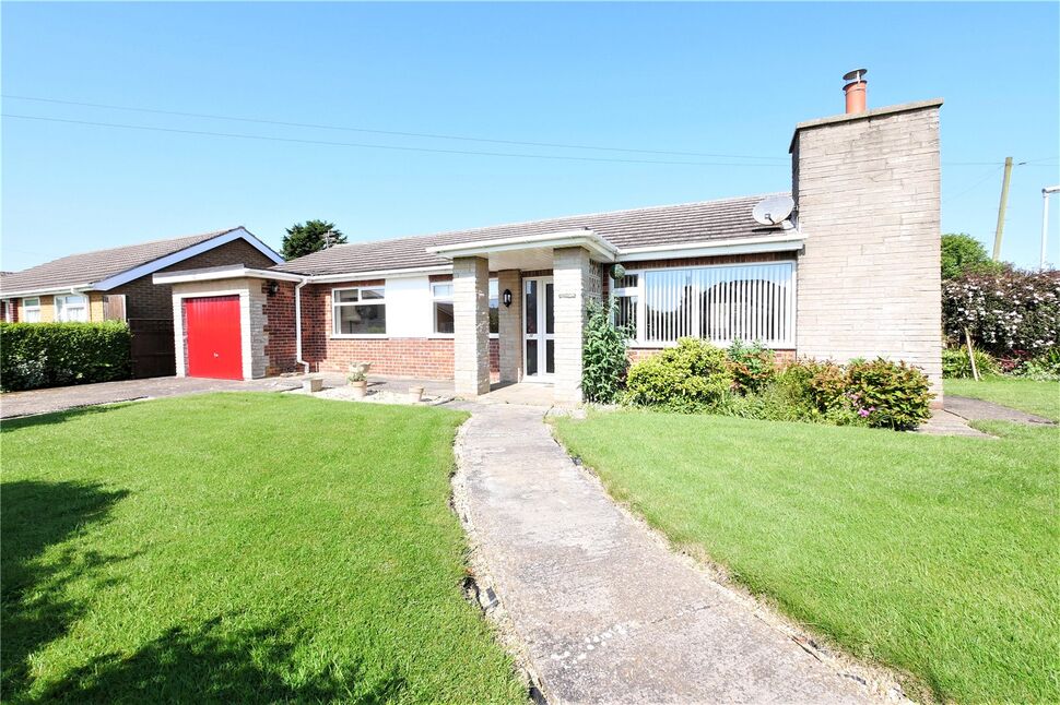 3 bedroom Detached Bungalow for sale, Hillside Avenue, SuttononSea