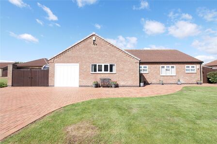 St. Francis Gardens, 3 bedroom Detached Bungalow for sale, &pound;425,000
