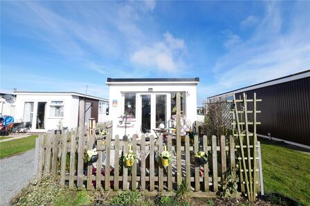 Sunset Strip, 2 bedroom Detached Bungalow for sale, £52,000