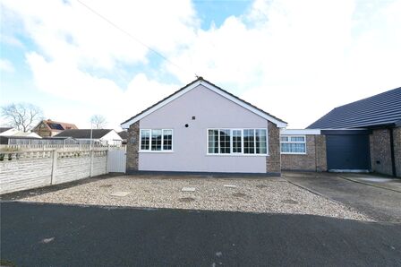 Highgate Close, 2 bedroom Link Detached Bungalow for sale, £265,000