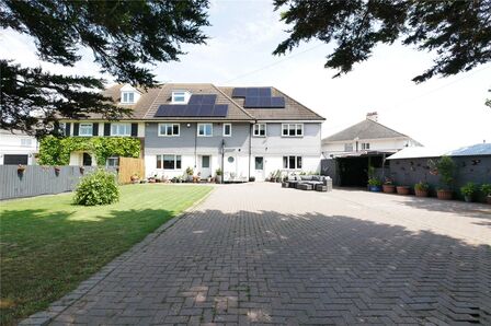 6 bedroom Semi Detached House for sale