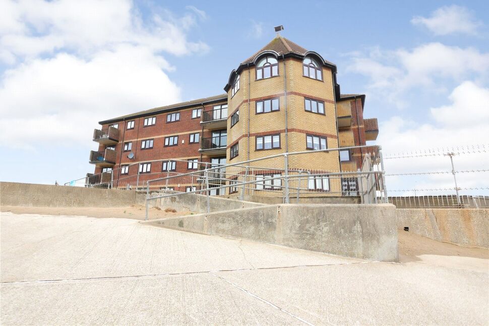Main image of 2 bedroom  Flat for sale, Queens Park Close, Mablethorpe, Lincolnshire, LN12