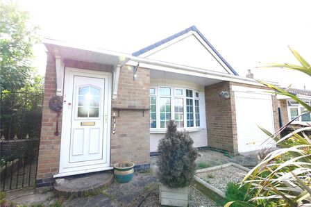 Camelot Gardens, 2 bedroom Detached Bungalow for sale, £200,000