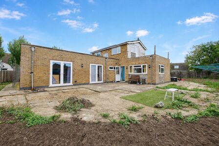 Church Lane, 5 bedroom Detached House for sale, &pound;300,000