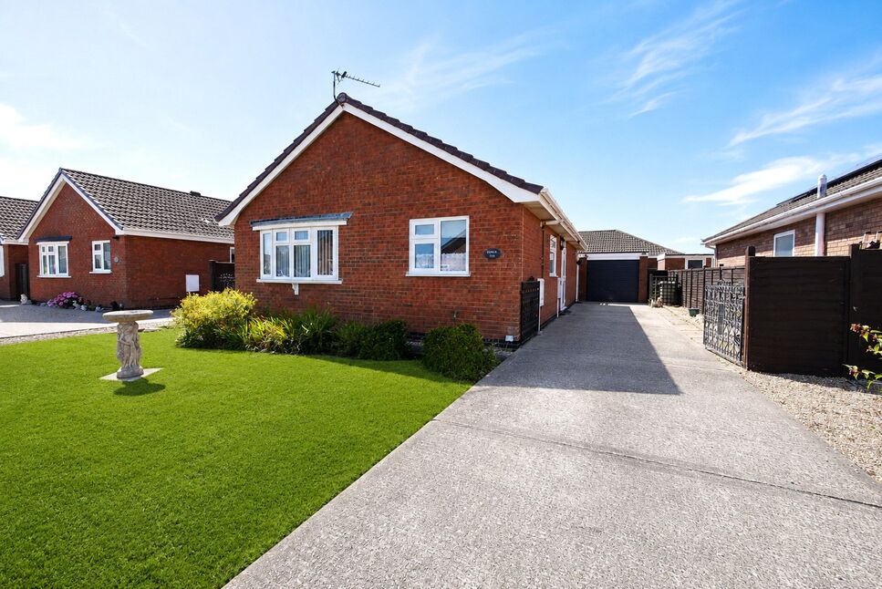 Main image of 2 bedroom Detached Bungalow for sale, Marine Avenue West, Sutton-on-Sea, Lincolnshire, LN12