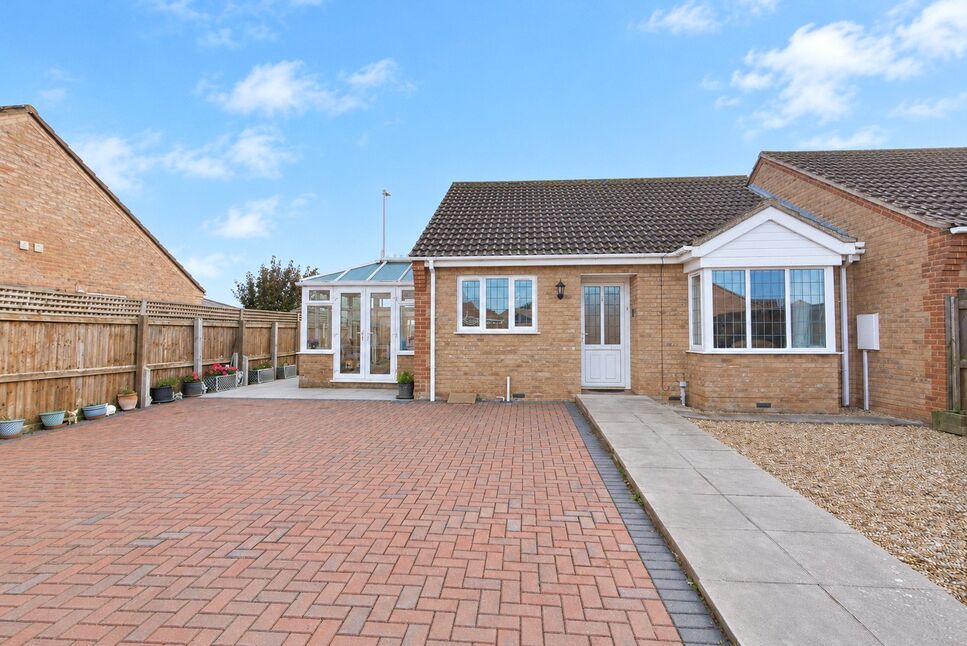 2 bedroom Semi Detached Bungalow for sale